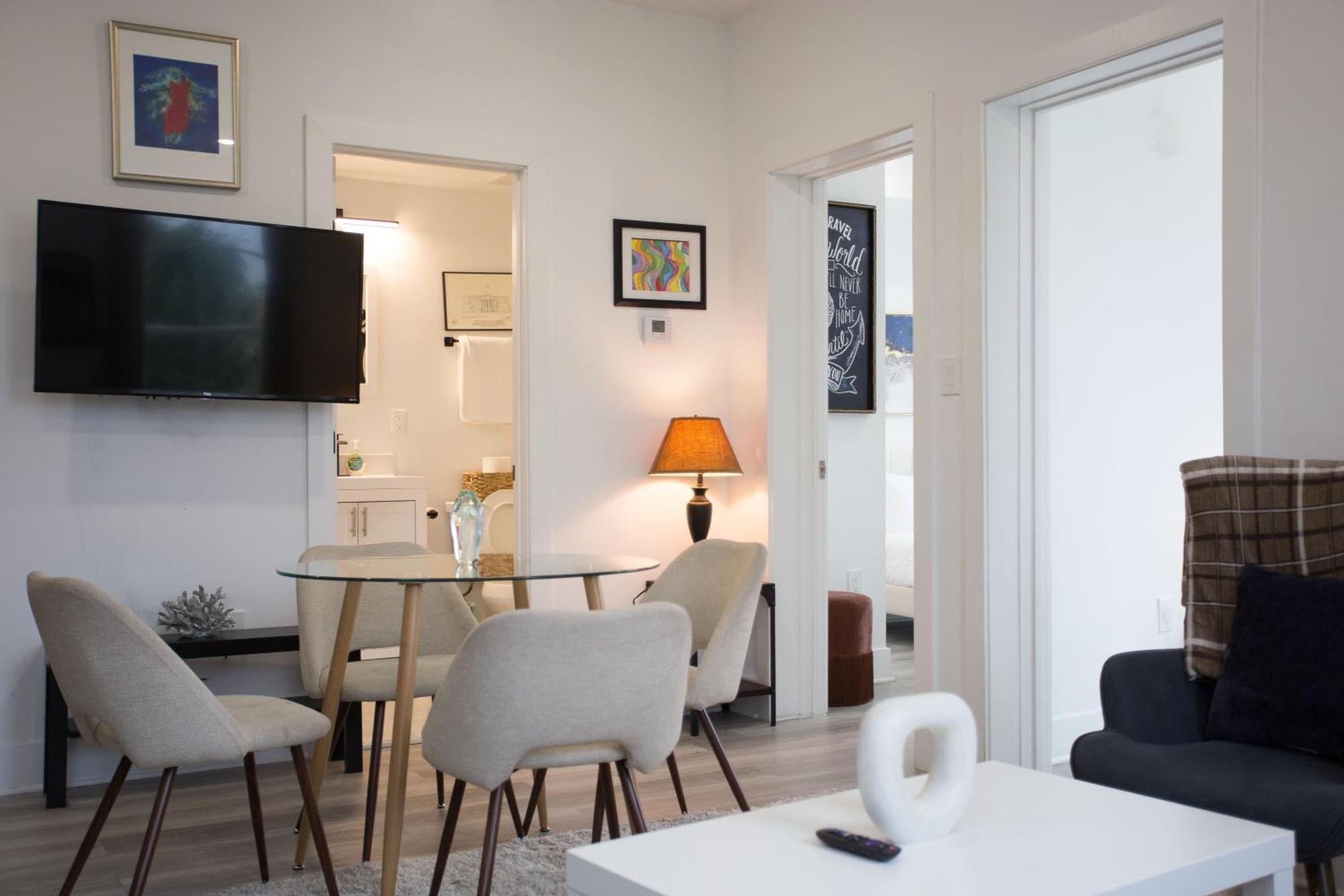 It'S A Corner Unit With Cool City Skyline Views! Вашингтон Экстерьер фото